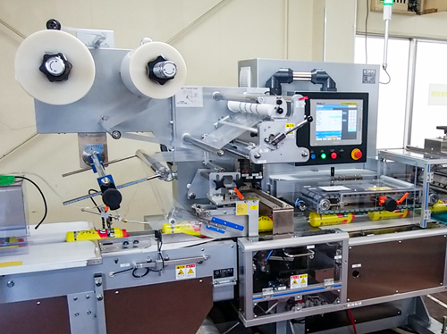 全自動タイプシュリンク包装機